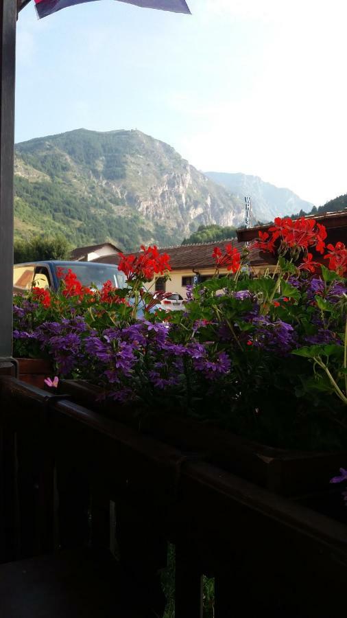 Deacons Lodge Bardonecchia Exterior photo